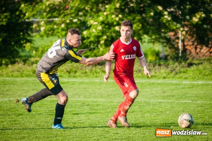 Zdjęcie w galerii na portalu naszwodzislaw.com: Nieudane dośrodkowanie zmieniło się w gola. Przyszłość lepsza od Krzyżanowic wiadomości z regionu