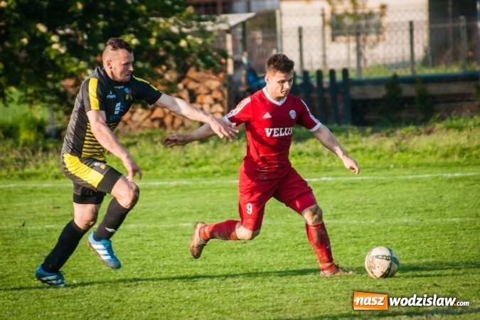 Zdjęcie w galerii na portalu naszwodzislaw.com: Nieudane dośrodkowanie zmieniło się w gola. Przyszłość lepsza od Krzyżanowic wiadomości z regionu