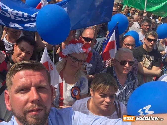 Zdjęcie w galerii na portalu naszwodzislaw.com: Kieca: 
