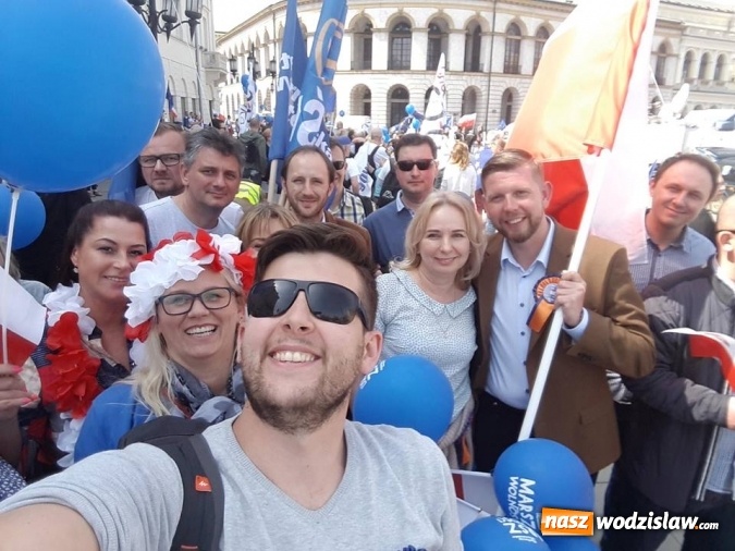 Zdjęcie w galerii na portalu naszwodzislaw.com: Kieca: 