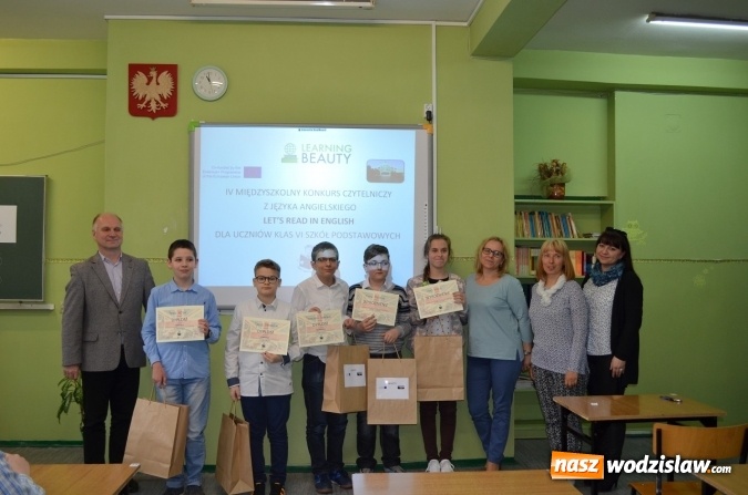 Zdjęcie w galerii na portalu naszwodzislaw.com: Let's read in English. Konkurs w ZS nr 3 wiadomości z regionu