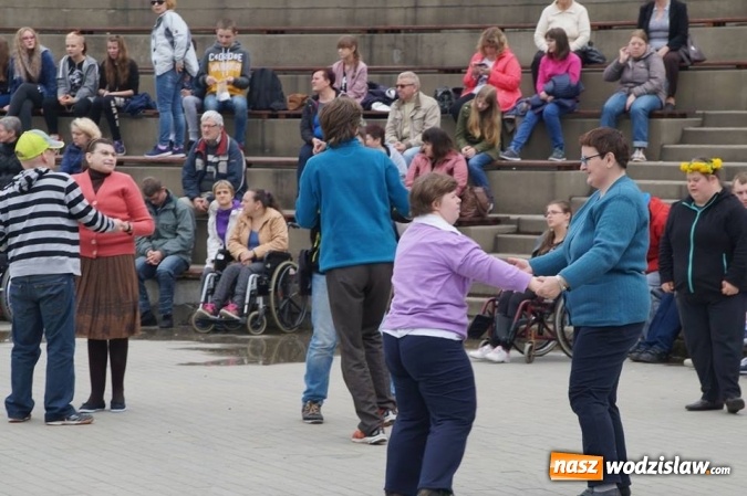 Zdjęcie w galerii na portalu naszwodzislaw.com: Wodzisławski Dzień Godności Os&oacute;b Niepełnosprawnych wiadomości z regionu