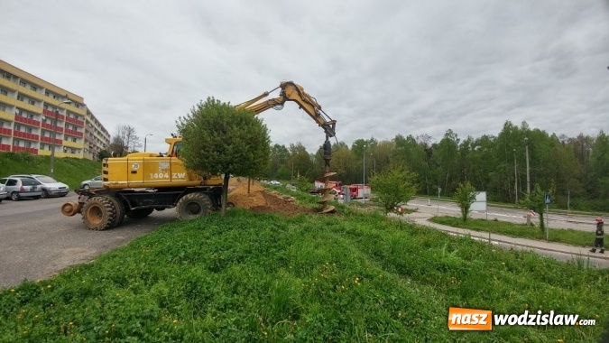 Zdjęcie w galerii na portalu naszwodzislaw.com: Wyczuwalny gaz na Matuszczyka. Pow&oacute;d? Uszkodzony gazociąg wiadomości z regionu