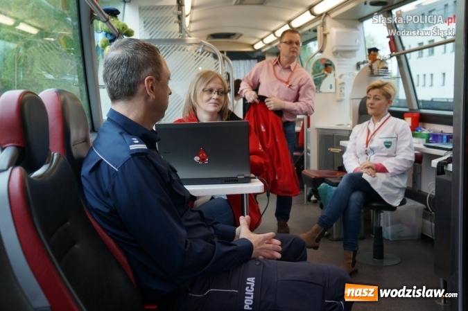 Zdjęcie w galerii na portalu naszwodzislaw.com: Bo liczy się każda kropla. Wodzisławscy policjanci honorowo oddali krew  wiadomości z regionu