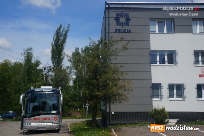 Zdjęcie w galerii na portalu naszwodzislaw.com: Bo liczy się każda kropla. Wodzisławscy policjanci honorowo oddali krew  wiadomości z regionu
