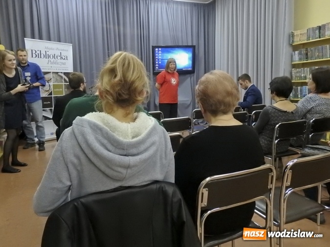 Zdjęcie w galerii na portalu naszwodzislaw.com: Czas i miejsce - wernisaż wystawy w Galerii Gawra wiadomości z regionu