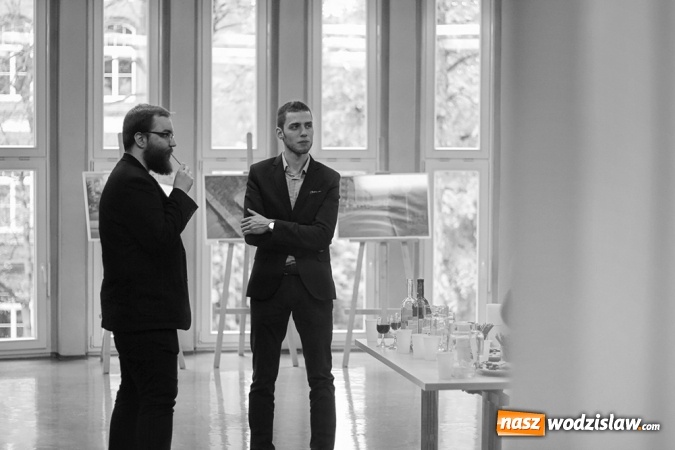 Zdjęcie w galerii na portalu naszwodzislaw.com: Czas i miejsce - wernisaż wystawy w Galerii Gawra wiadomości z regionu