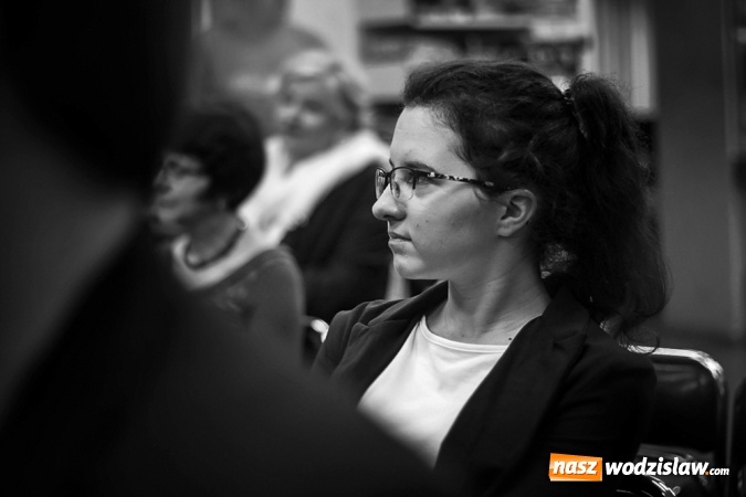 Zdjęcie w galerii na portalu naszwodzislaw.com: Czas i miejsce - wernisaż wystawy w Galerii Gawra wiadomości z regionu