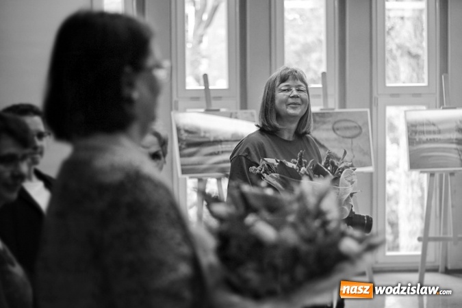 Zdjęcie w galerii na portalu naszwodzislaw.com: Czas i miejsce - wernisaż wystawy w Galerii Gawra wiadomości z regionu