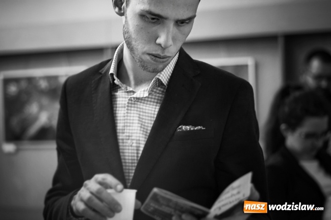 Zdjęcie w galerii na portalu naszwodzislaw.com: Czas i miejsce - wernisaż wystawy w Galerii Gawra wiadomości z regionu