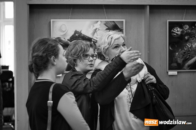 Zdjęcie w galerii na portalu naszwodzislaw.com: Czas i miejsce - wernisaż wystawy w Galerii Gawra wiadomości z regionu