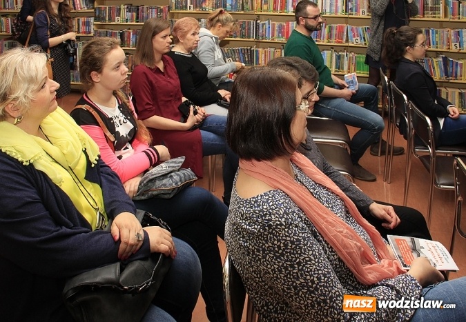 Zdjęcie w galerii na portalu naszwodzislaw.com: Czas i miejsce - wernisaż wystawy w Galerii Gawra wiadomości z regionu