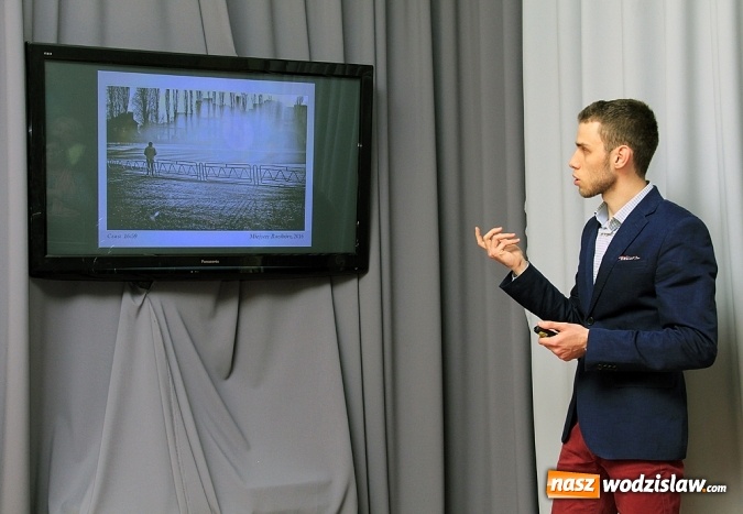 Zdjęcie w galerii na portalu naszwodzislaw.com: Czas i miejsce - wernisaż wystawy w Galerii Gawra wiadomości z regionu