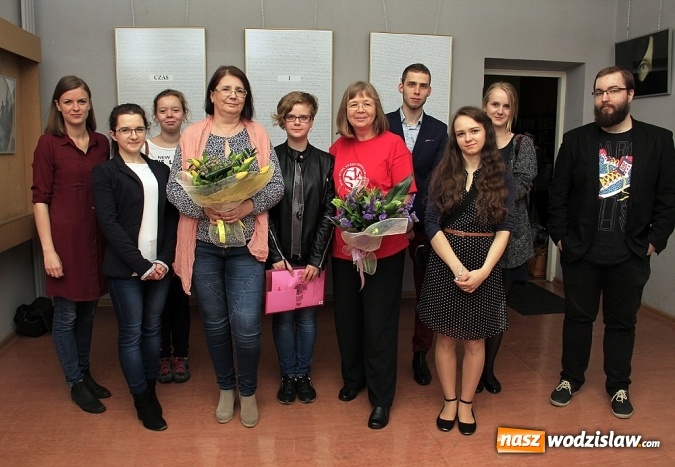 Zdjęcie w galerii na portalu naszwodzislaw.com: Czas i miejsce - wernisaż wystawy w Galerii Gawra wiadomości z regionu