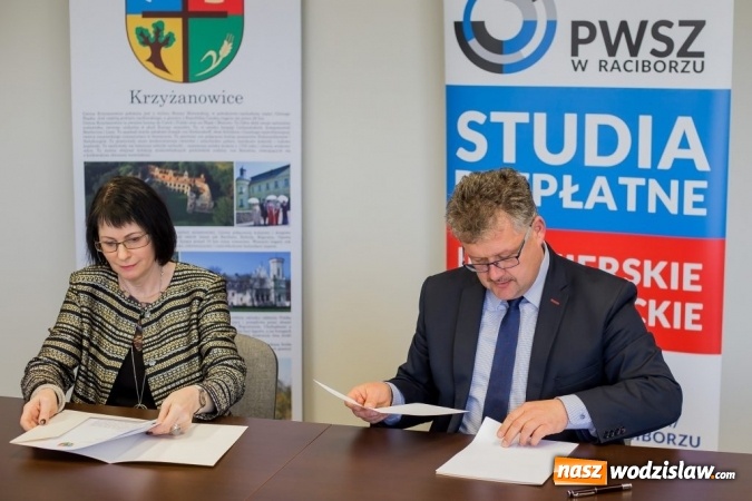 Zdjęcie w galerii na portalu naszwodzislaw.com: Podpisanie umowy między PWSZ w Raciborzu i Gminą Krzyżanowice  wiadomości z regionu