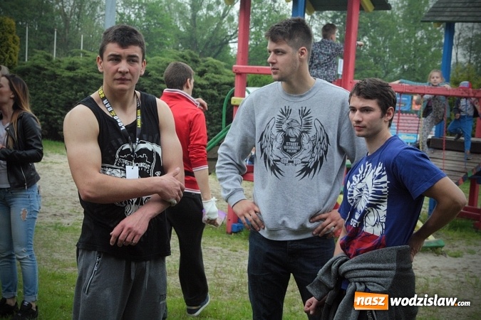 Zdjęcie w galerii na portalu naszwodzislaw.com: Ogólnopolskie Zawody Street Workout przy Bogumińskiej wiadomości z regionu