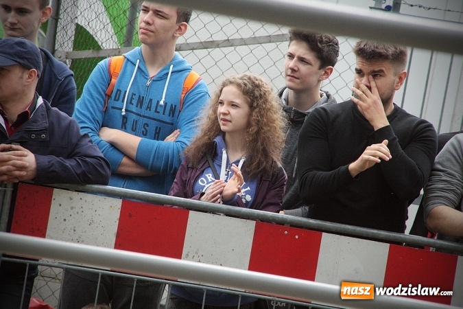 Zdjęcie w galerii na portalu naszwodzislaw.com: Ogólnopolskie Zawody Street Workout przy Bogumińskiej wiadomości z regionu