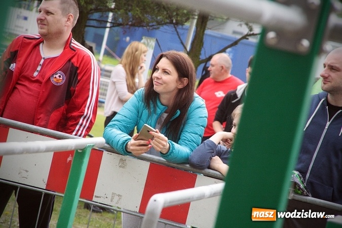 Zdjęcie w galerii na portalu naszwodzislaw.com: Ogólnopolskie Zawody Street Workout przy Bogumińskiej wiadomości z regionu