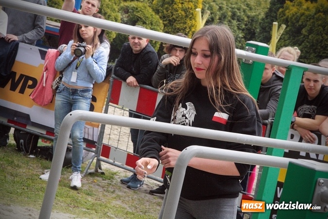 Zdjęcie w galerii na portalu naszwodzislaw.com: Ogólnopolskie Zawody Street Workout przy Bogumińskiej wiadomości z regionu
