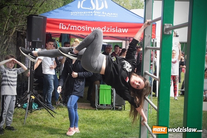 Zdjęcie w galerii na portalu naszwodzislaw.com: Ogólnopolskie Zawody Street Workout przy Bogumińskiej wiadomości z regionu
