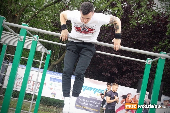 Zdjęcie w galerii na portalu naszwodzislaw.com: Ogólnopolskie Zawody Street Workout przy Bogumińskiej wiadomości z regionu