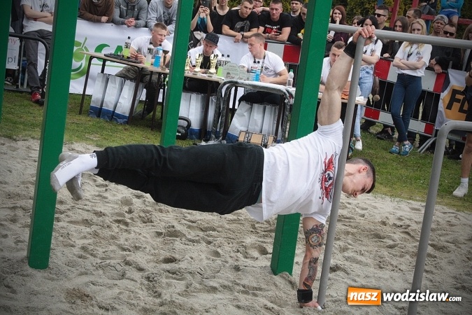 Zdjęcie w galerii na portalu naszwodzislaw.com: Ogólnopolskie Zawody Street Workout przy Bogumińskiej wiadomości z regionu