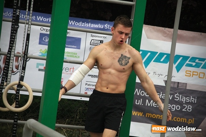 Zdjęcie w galerii na portalu naszwodzislaw.com: Ogólnopolskie Zawody Street Workout przy Bogumińskiej wiadomości z regionu