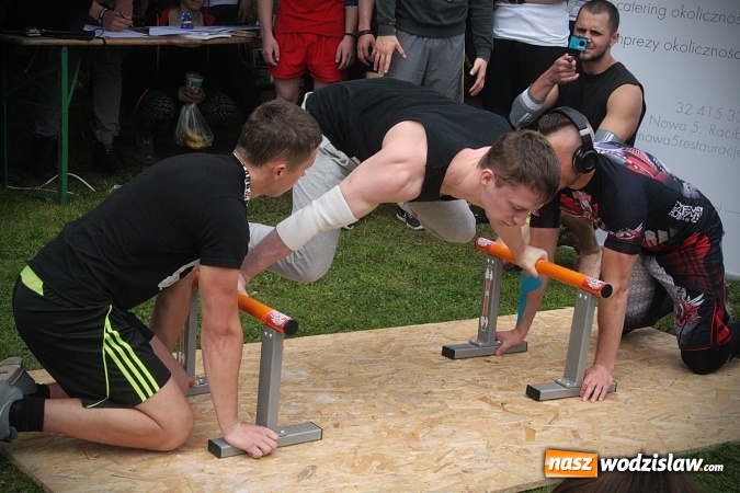 Zdjęcie w galerii na portalu naszwodzislaw.com: Ogólnopolskie Zawody Street Workout przy Bogumińskiej wiadomości z regionu