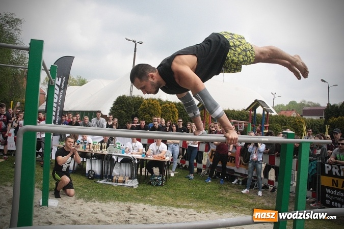 Zdjęcie w galerii na portalu naszwodzislaw.com: Ogólnopolskie Zawody Street Workout przy Bogumińskiej wiadomości z regionu