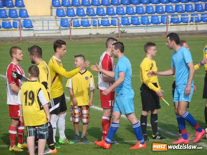 Zdjęcie w galerii na portalu naszwodzislaw.com: Rozwój Bełsznica dzieli się punktami z rezerwami Przyszłości Rogów wiadomości z regionu