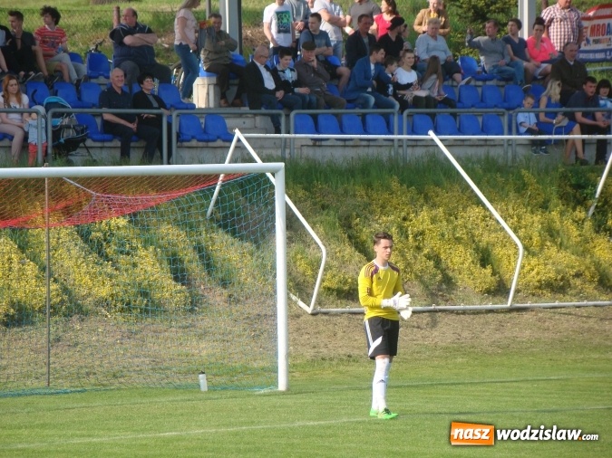 Zdjęcie w galerii na portalu naszwodzislaw.com: Rozwój Bełsznica dzieli się punktami z rezerwami Przyszłości Rogów wiadomości z regionu