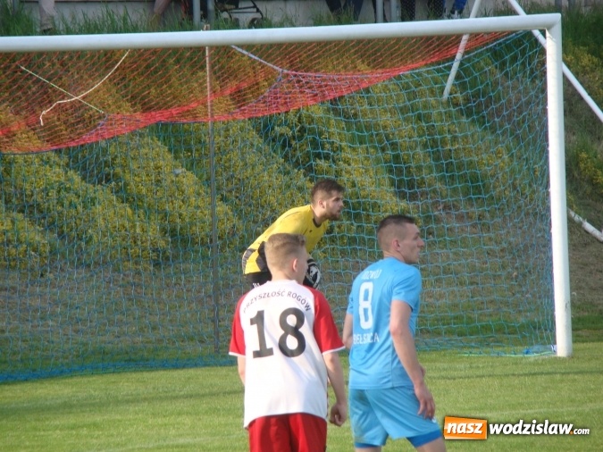 Zdjęcie w galerii na portalu naszwodzislaw.com: Rozwój Bełsznica dzieli się punktami z rezerwami Przyszłości Rogów wiadomości z regionu