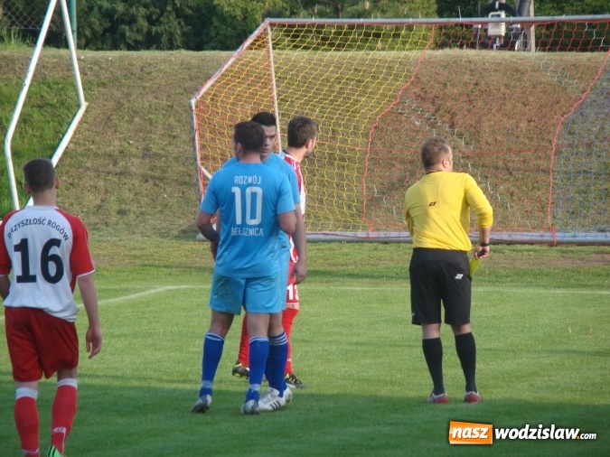 Zdjęcie w galerii na portalu naszwodzislaw.com: Rozwój Bełsznica dzieli się punktami z rezerwami Przyszłości Rogów wiadomości z regionu