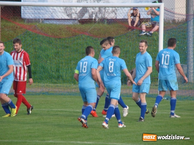 Zdjęcie w galerii na portalu naszwodzislaw.com: Rozwój Bełsznica dzieli się punktami z rezerwami Przyszłości Rogów wiadomości z regionu