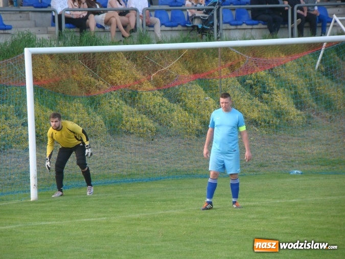 Zdjęcie w galerii na portalu naszwodzislaw.com: Rozwój Bełsznica dzieli się punktami z rezerwami Przyszłości Rogów wiadomości z regionu