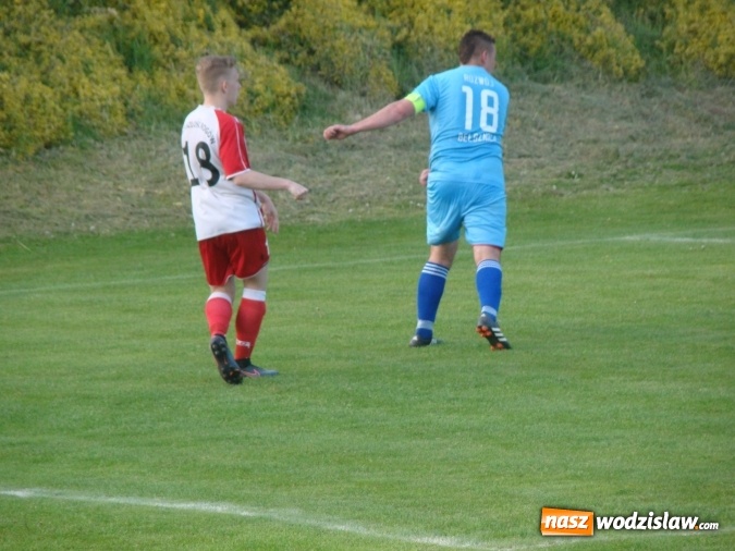 Zdjęcie w galerii na portalu naszwodzislaw.com: Rozwój Bełsznica dzieli się punktami z rezerwami Przyszłości Rogów wiadomości z regionu