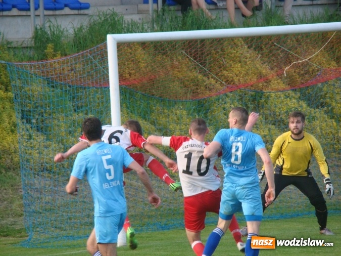 Zdjęcie w galerii na portalu naszwodzislaw.com: Rozwój Bełsznica dzieli się punktami z rezerwami Przyszłości Rogów wiadomości z regionu