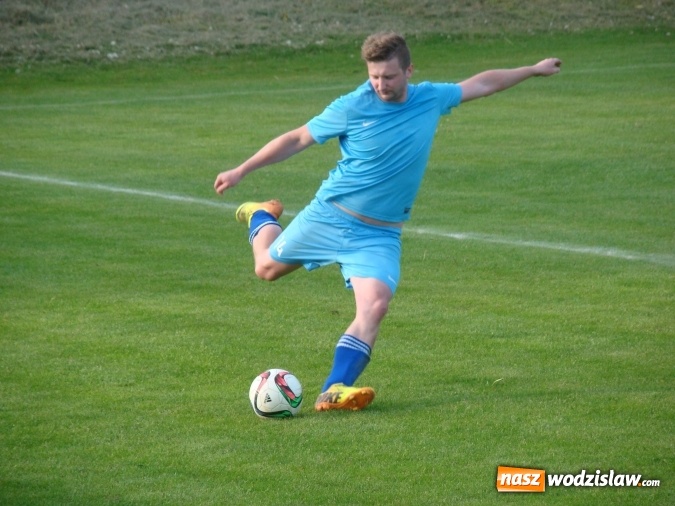 Zdjęcie w galerii na portalu naszwodzislaw.com: Rozwój Bełsznica dzieli się punktami z rezerwami Przyszłości Rogów wiadomości z regionu