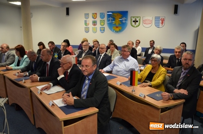 Zdjęcie w galerii na portalu naszwodzislaw.com: Szczególna sesja z samorządem gospodarczym wiadomości z regionu