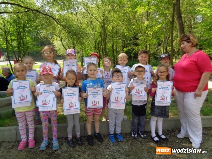 Zdjęcie w galerii na portalu naszwodzislaw.com: Sprintem do maratonu. Dzieci z wodzisławskiej 18 uczestniczyły w III Ogólnopolskim Maratonie Przedszkolaków wiadomości z regionu