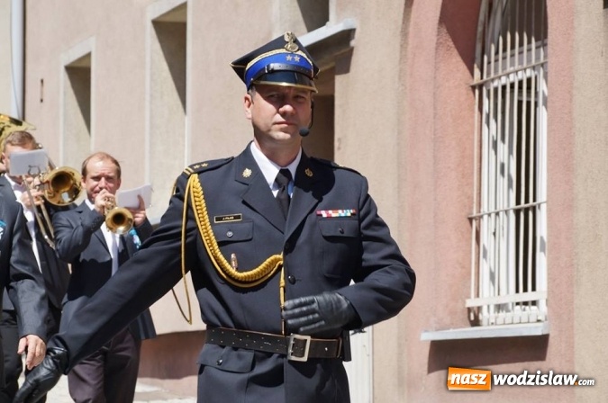 Zdjęcie w galerii na portalu naszwodzislaw.com: Strażacy świętowali na wodzisławskim Rynku  wiadomości z regionu