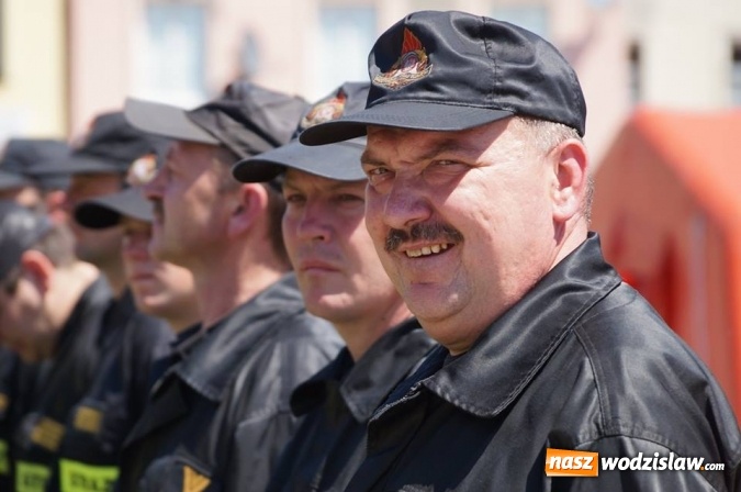 Zdjęcie w galerii na portalu naszwodzislaw.com: Strażacy świętowali na wodzisławskim Rynku  wiadomości z regionu