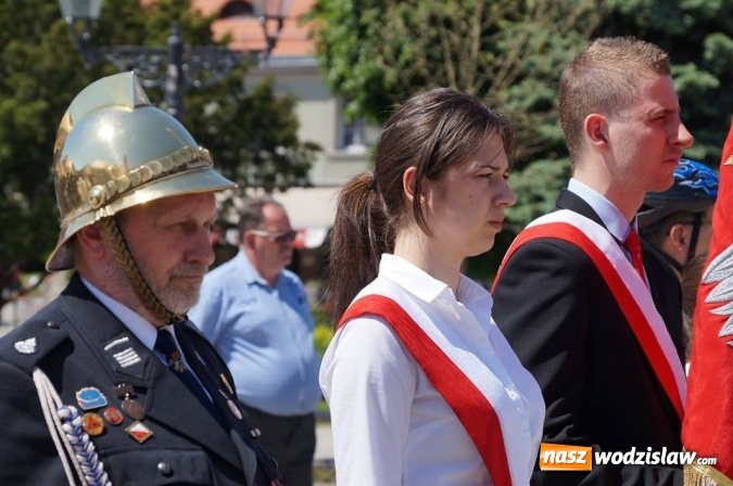 Zdjęcie w galerii na portalu naszwodzislaw.com: Strażacy świętowali na wodzisławskim Rynku  wiadomości z regionu