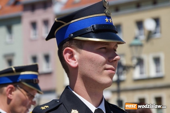 Zdjęcie w galerii na portalu naszwodzislaw.com: Strażacy świętowali na wodzisławskim Rynku  wiadomości z regionu