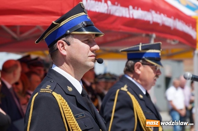 Zdjęcie w galerii na portalu naszwodzislaw.com: Strażacy świętowali na wodzisławskim Rynku  wiadomości z regionu