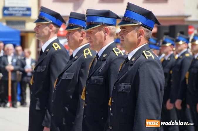 Zdjęcie w galerii na portalu naszwodzislaw.com: Strażacy świętowali na wodzisławskim Rynku  wiadomości z regionu