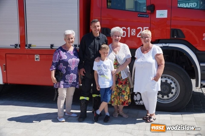 Zdjęcie w galerii na portalu naszwodzislaw.com: Strażacy świętowali na wodzisławskim Rynku  wiadomości z regionu