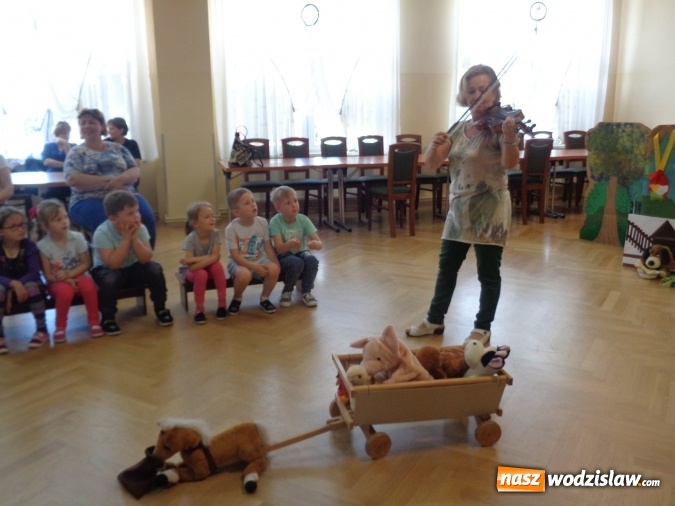 Zdjęcie w galerii na portalu naszwodzislaw.com: PP 18: U starki w chałupie. Zajęcia warsztatowe z regionalizmu w Żorskim Centrum Regionalnym wiadomości z regionu