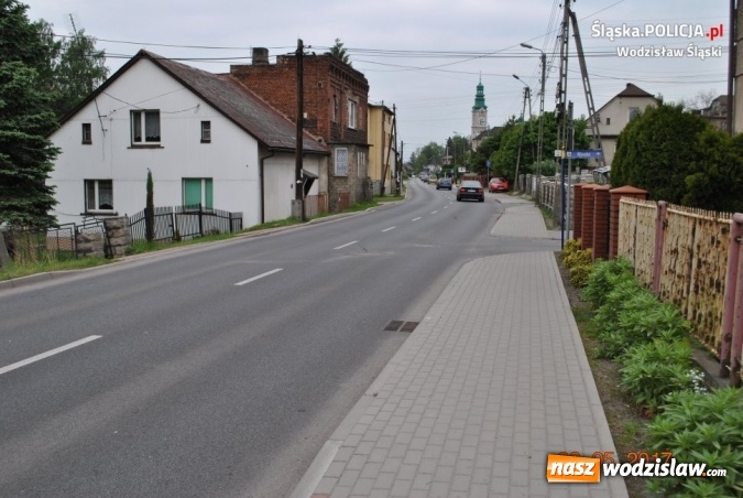 Zdjęcie w galerii na portalu naszwodzislaw.com: 26-latek potrącił trzy kobiety. Wszystkie panie trafiły do szpitala. Śledczy badają sprawę  wiadomości z regionu