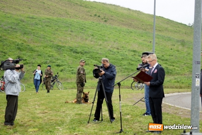 Zdjęcie w galerii na portalu naszwodzislaw.com: Uczcili pamięć o bohaterskich obrońcach Bożej Góry - uroczysta sesja i piknik militarny wiadomości z regionu